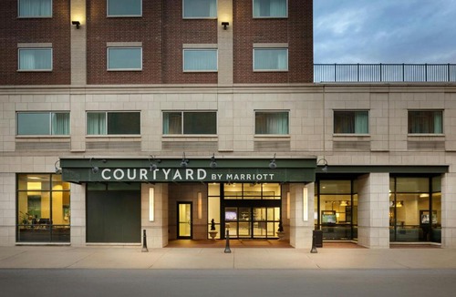Downtown Little Rock Hotel | Courtyard by Marriott Little Rock Downtown