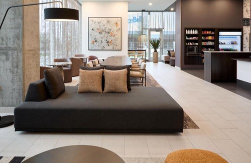 Laval-des-Rapides Hotel | Courtyard by Marriott Montreal Laval