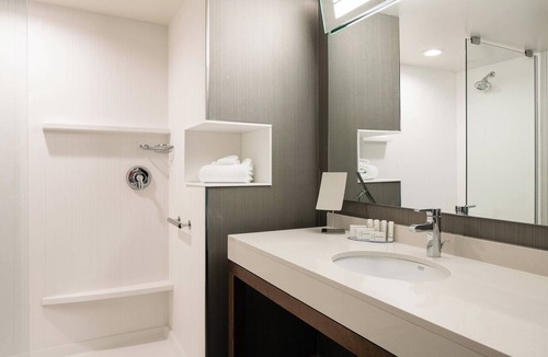 Bellevue Hotel | Courtyard by Marriott Omaha Bellevue Beardmore Event Center
