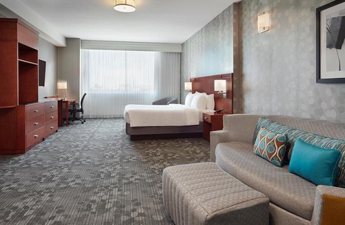 Ottawa Division Hotel | Courtyard by Marriott Ottawa East