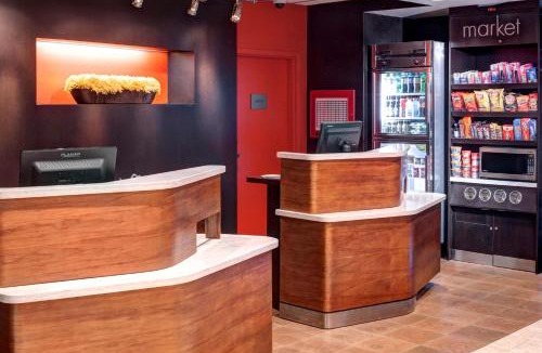 Greenwich Hotel | Courtyard by Marriott Wichita East