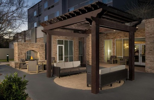 Fairbanks Hotel | Courtyard Houston NW/290 Corridor