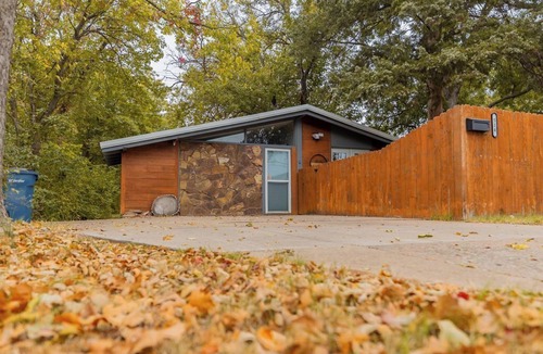 Stillwater House | Cowboy Bungalow - Walking Distance to Campus