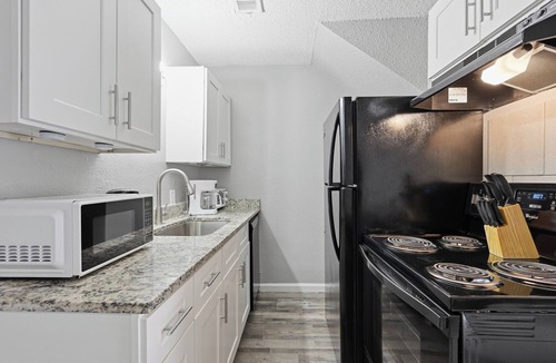 South Arlington Apartment | Cozy 1BR townhome perfect for relaxing stays