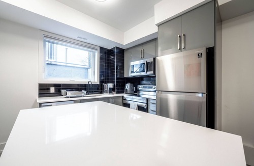 Niagara Falls Apartment | Cozy 1BR with Parking, Only 7 Mins to The Falls and Sleeps 3!