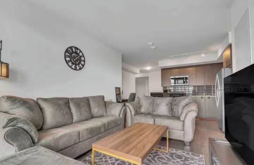 Durham Region Condo | Cozy 2-Bedroom 2 Bath Condo Oshawa