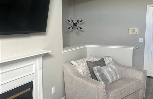Chesterfield Condo | Cozy 2-bedroom condo with WiFi, AC in peaceful New Baltimore