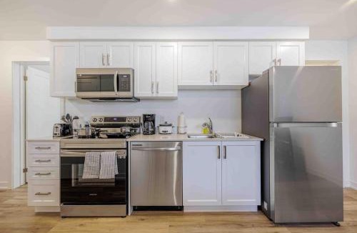 Niagara Falls Apartment | Cozy 2Bed Home 6 minutes to the FALLS!