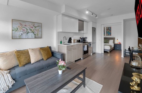 Downtown Toronto Hotel | Cozy 2BR - 5 min to Eaton Centre - Dundas Sq