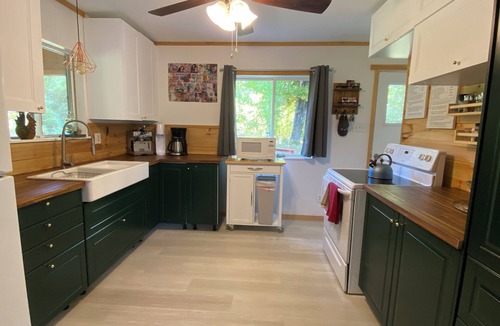Brudenell Cottage | Cozy 3-bedroom cottage on quiet lake