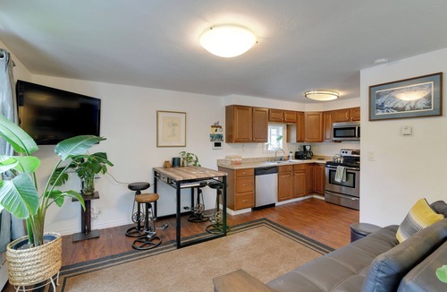 Spenard House | Cozy Anchorage Retreat < 4 Mi to Downtown!