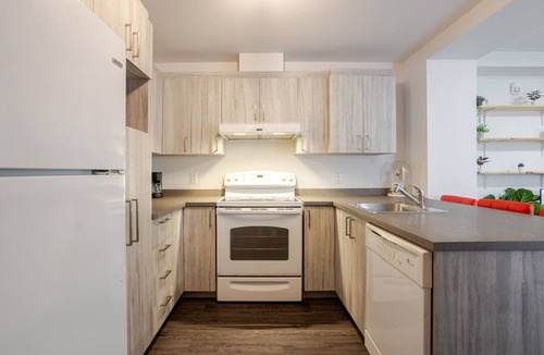 Griffintown Apartment | Cozy and Spacious Condo Downtown
