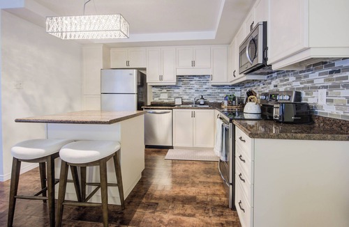 Highland West Apartment | Cozy apartment by highway 8