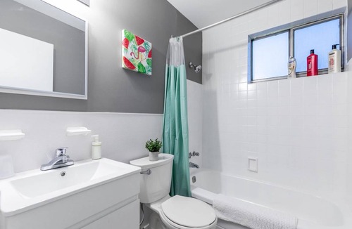 Rosedale Apartment | Cozy & Bright 1BR King Apartment - near DT Hamilton!