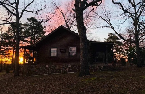 Eureka Springs Cabin | Cozy Cabin at Bear Mountain Log Cabins