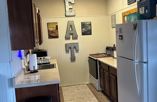 Shell Knob House | Cozy Cabin Lakeview of Table Rock Lake with 2 minute walk to the water