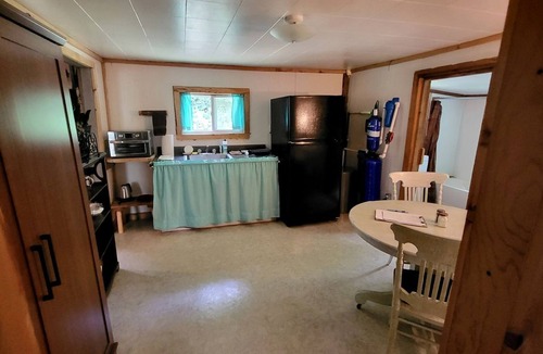 Harrison Cabin | Cozy Cabin Nestled in the Ozark Mountains in Compton, Arkansas