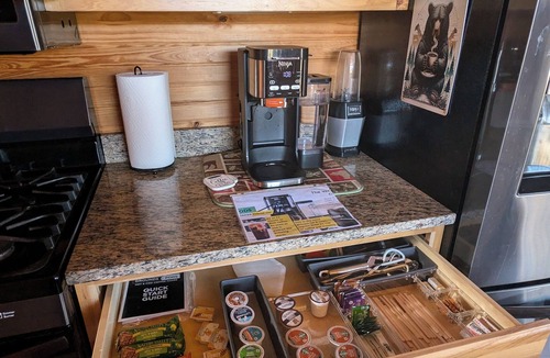 West Plains Cabin | Cozy Cabin on 80 acres in The Ozarks, very unique!