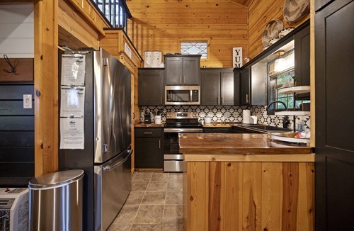 Broken Bow Cabin | Cozy Cabin on Mt Fork River *riverfront*