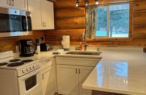 Cooper Landing Cabin | Cozy Cabin on the Kenai River