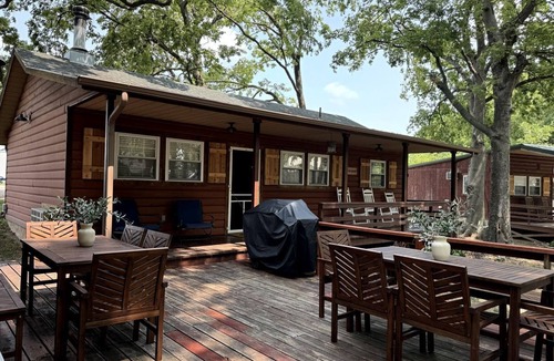 Cleora Cabin | Cozy Cabin Perfect for Family Getaways in Afton, Oklahoma