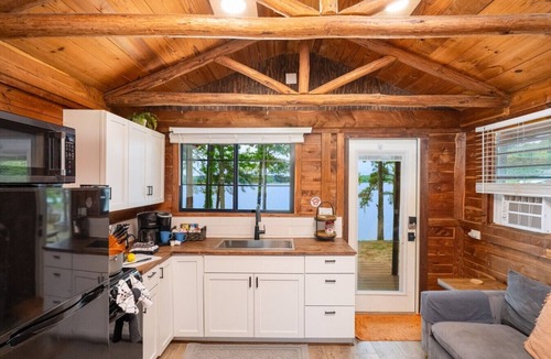 Hemphill Cabin | Cozy Cedar Waterfront Cabin 10 on Toledo Bend