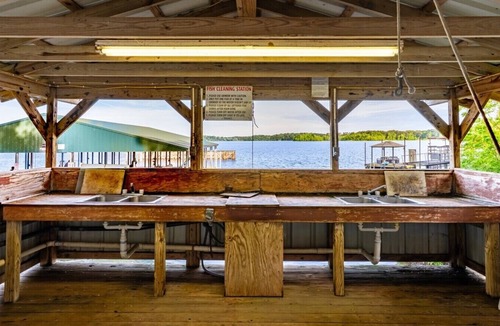 Hemphill Cabin | Cozy Cedar Waterfront Cabin 10 on Toledo Bend