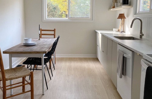Norland Cottage | Cozy, Clean 3-bed-1-Bath Pet Friendly Cottage in The Kawarthas!