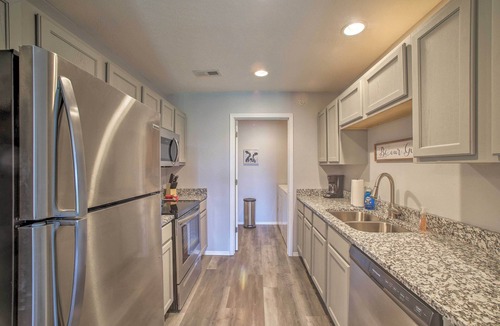 Branson Apartment | Cozy Condo w/Pool Access in the Heart of Branson!
