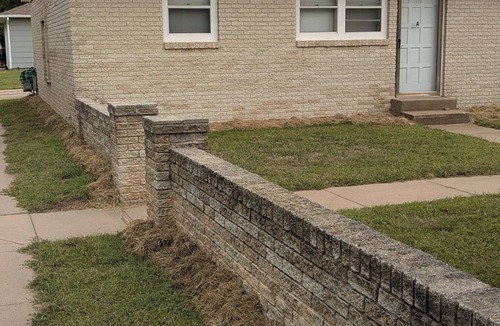 Hutchinson Apartment | Cozy Duplex apartment with AC in Hutchinson - 2 bedrooms available