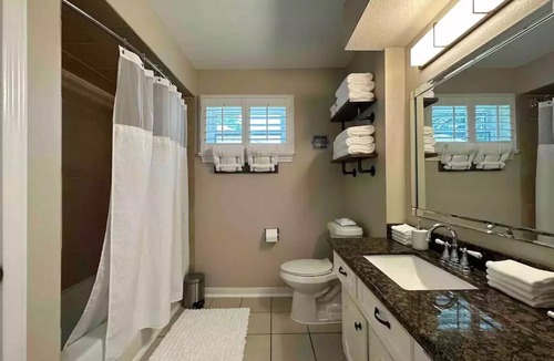 Grogan's Mill House | Cozy duplex home, The Woodlands