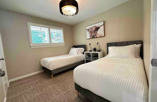 Grogan's Mill House | Cozy duplex home, The Woodlands