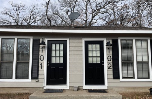 Denison Cabin | Cozy Duplex Style Cabin on Lake Texoma: Cabin 101