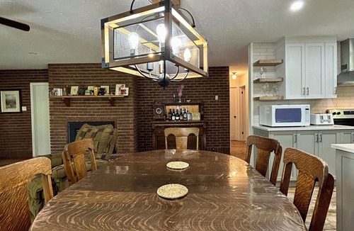 Harrington Cottage | Cozy front lake cottage