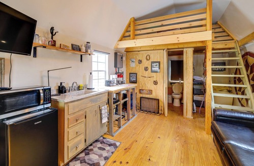 Higden Apartment | Cozy Higden Studio: Close to Greers Ferry Lake!