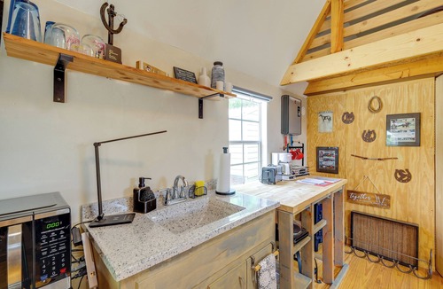 Higden Apartment | Cozy Higden Studio: Close to Greers Ferry Lake!