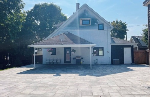 Niagara Falls House | Cozy Home in Niagara Falls Canada! 10 Minutes Walk to the Falls