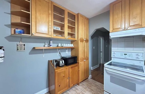 Fallingbrook House | Cozy Home In Toronto CL to Downtown, Bluff Park & Lake Trails
