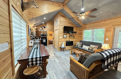 Jones Mills Cabin | Cozy Lake Access Cabin with Hot Tub and Fire Pit!