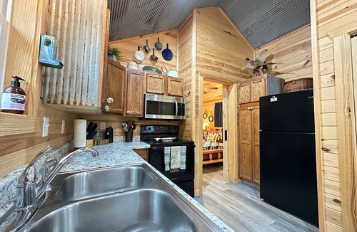 Jones Mills Cabin | Cozy Lake Access Cabin with Hot Tub and Fire Pit!