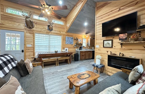 Jones Mills Cabin | Cozy Lake Access Cabin with Hot Tub and Fire Pit!