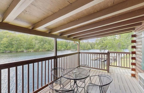 Mountain Pine Apartment | Cozy Lodge - Unit 3