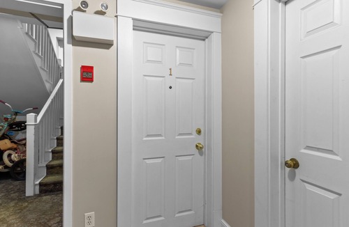 Waterford Valley Apartment | Cozy Manor Studio Parking WiFi