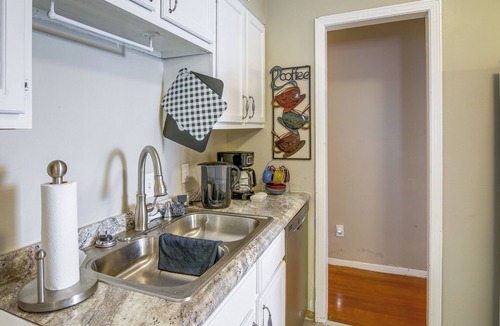 South Memphis Cottage | Cozy Memphis Vacation Rental Near Beale Street!