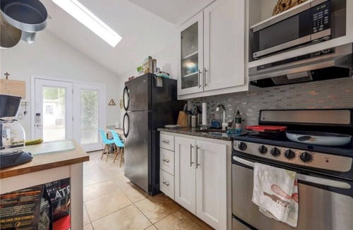 Austin House | Cozy Multi-Property Bungalow in Central Austin - Cowboy pool