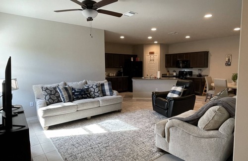 Georgetown House | Cozy Newly Constructed 2-Bedroom Townhome in Quaint Georgetown