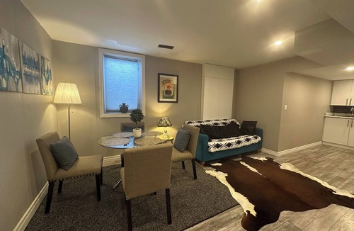 Oshawa Apartment | Cozy peaceful stay for 4 guests + 2 beds + 1 Bath