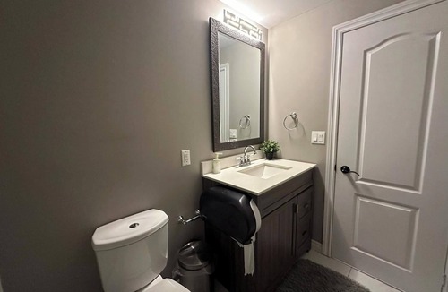 Oshawa Apartment | Cozy peaceful stay for 4 guests + 2 beds + 1 Bath