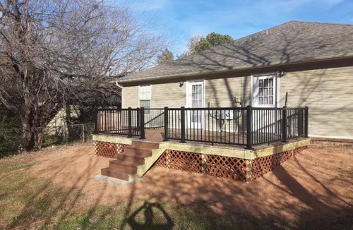 Fort Smith House | Cozy Pet-Friendly 3BR Duplex with Fast WiFi only Minutes to Casino