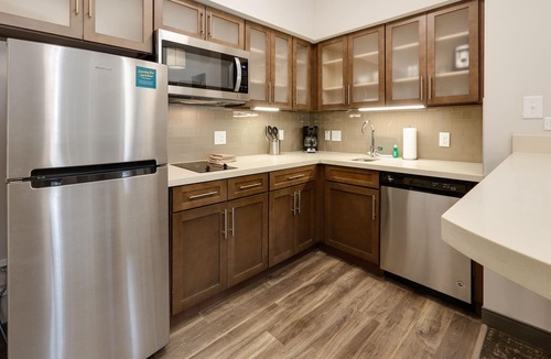 Bricktown Apartment | Cozy Queen Studio | Pool Access + Free Breakfast